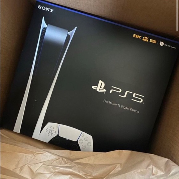 PS5 - Picture 2 of 4